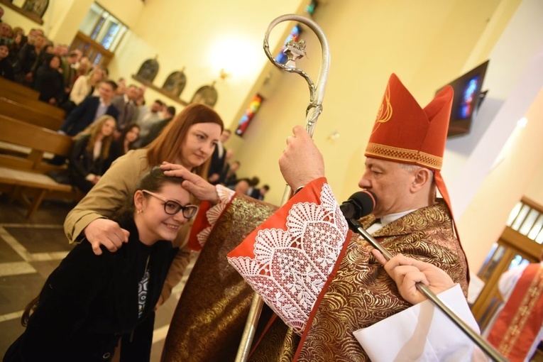 Bierzmowanie w par. Krzyża Św. i MBB w Dębicy