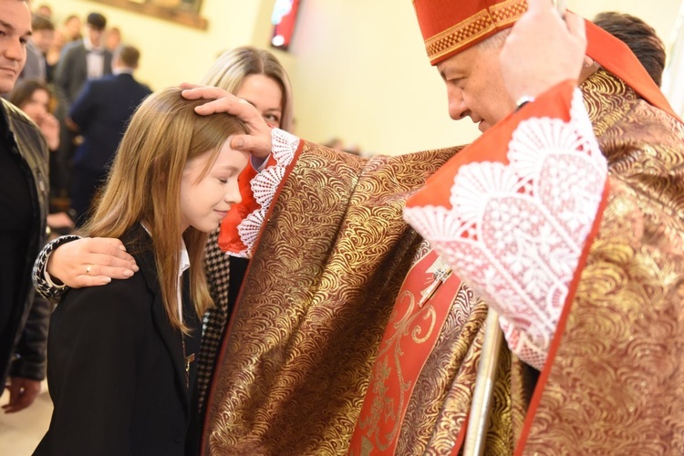 Bierzmowanie w par. Krzyża Św. i MBB w Dębicy