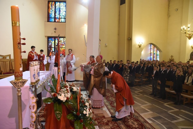 Bierzmowanie w par. Krzyża Św. i MBB w Dębicy