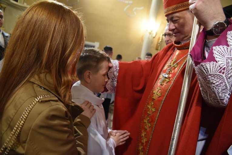 Bierzmowanie u św. Jadwigi w Dębicy