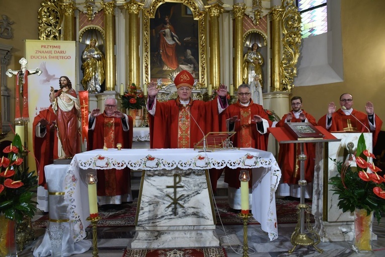 Bierzmowanie u św. Jadwigi w Dębicy