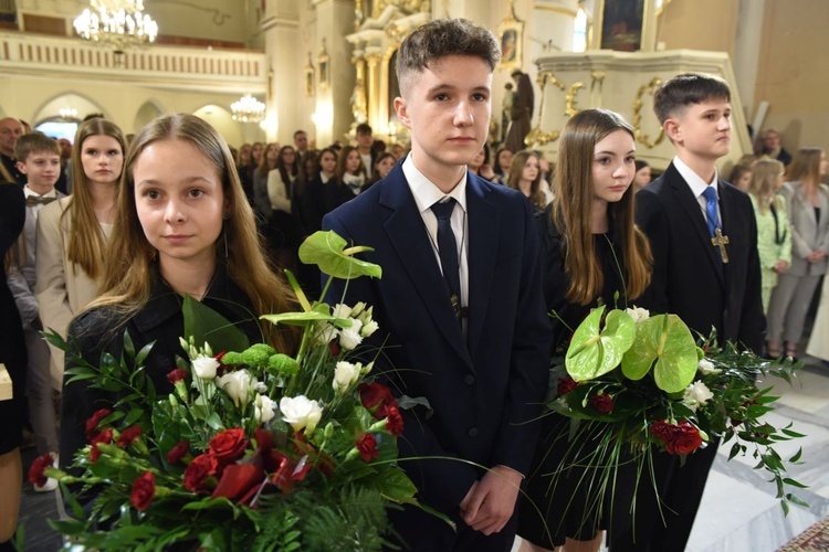 Wdzięczni za sakrament w parafii św. Jadwigi w Dębicy.