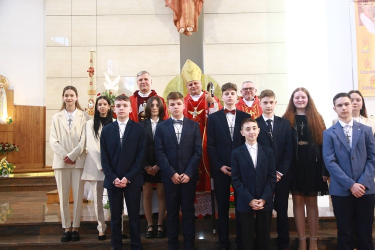 Bierzmowanie w Łękach Górnych