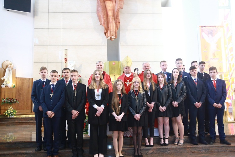 Bierzmowanie w Łękach Górnych