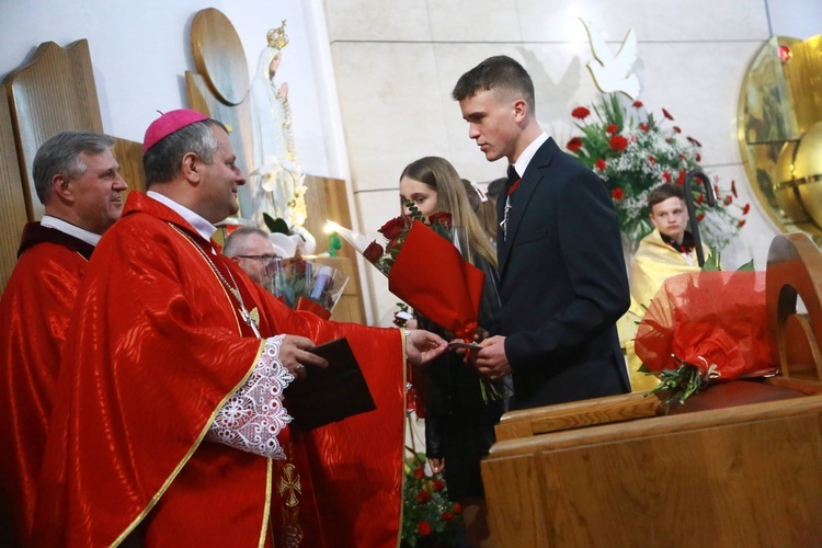 Bierzmowanie w Łękach Górnych