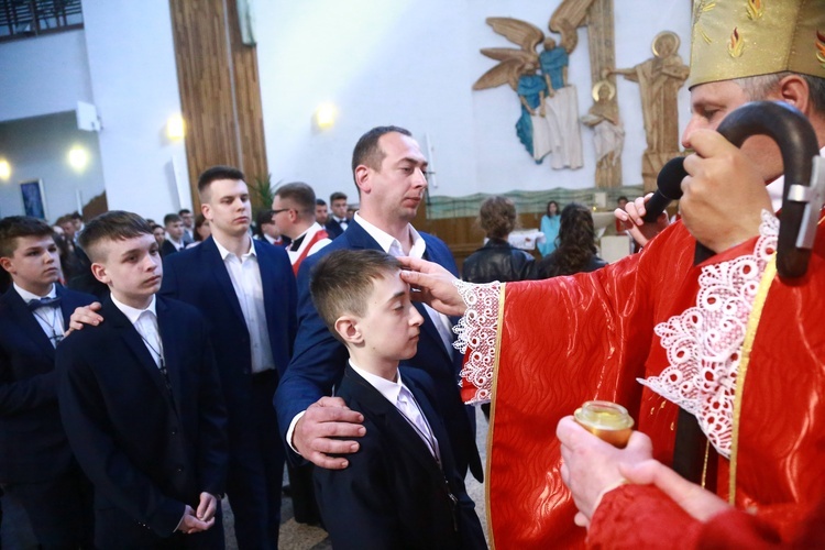 Bierzmowanie w Łękach Górnych