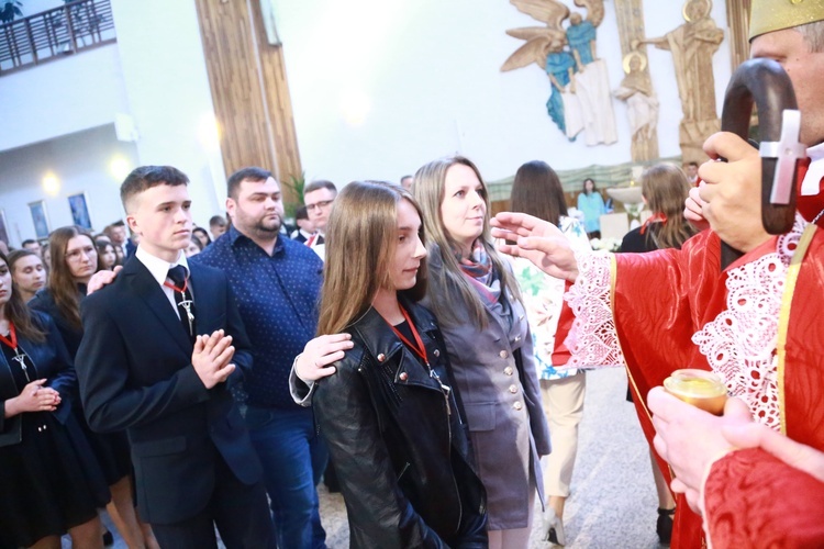 Bierzmowanie w Łękach Górnych