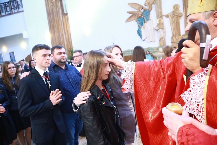 Bierzmowanie w Łękach Górnych