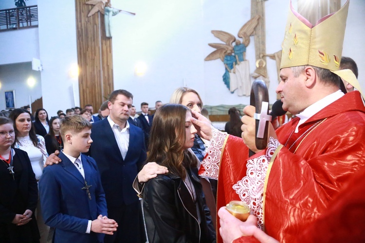 Bierzmowanie w Łękach Górnych