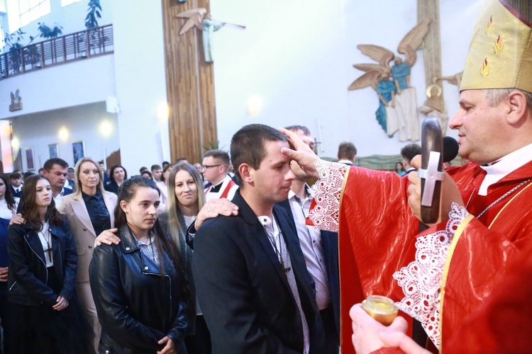 Bierzmowanie w Łękach Górnych