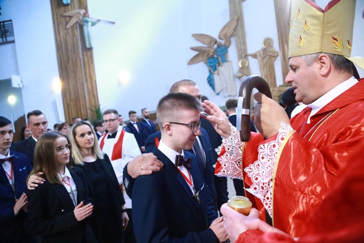 Bierzmowanie w Łękach Górnych