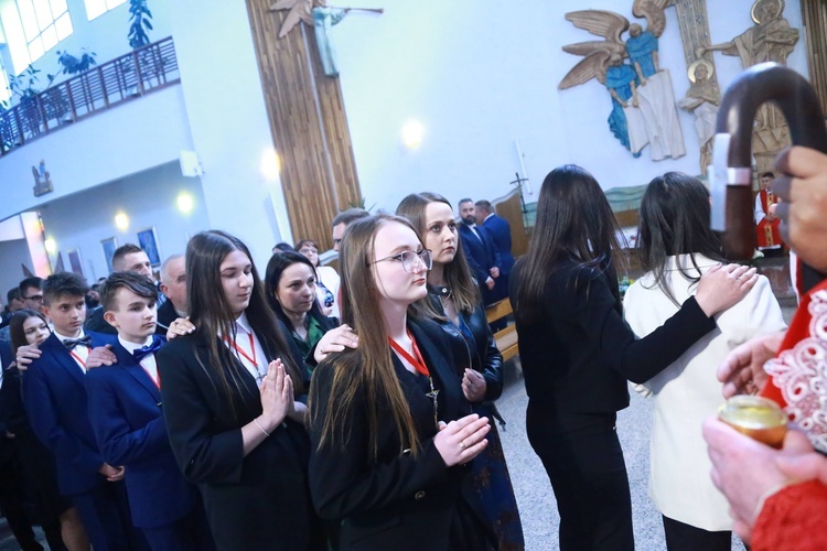 Bierzmowanie w Łękach Górnych