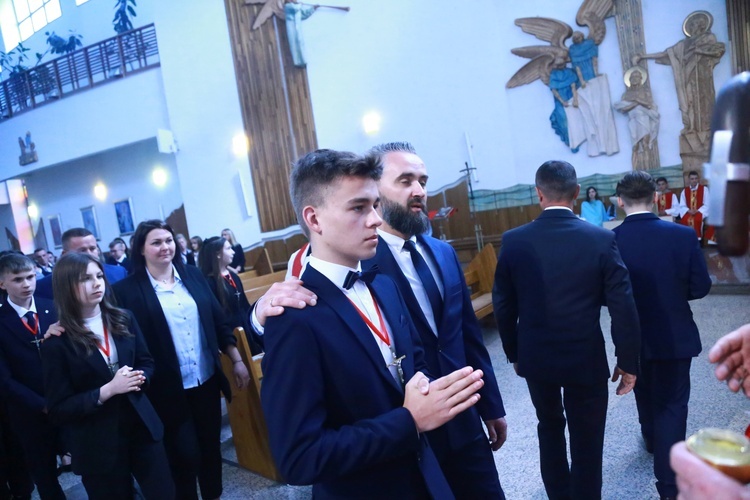 Bierzmowanie w Łękach Górnych