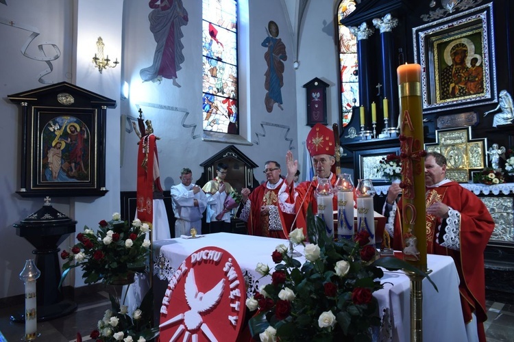 Bierzmowanie w Borzęcinie Dolnym