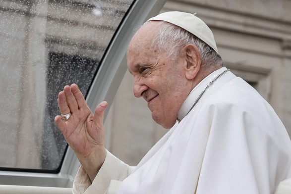 Papież: miłość stanowi o sensie istnienia człowieka i Kościoła