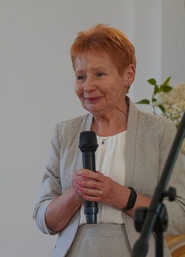O cystersach, rekonstrukcji głów i klasztornych skarbach