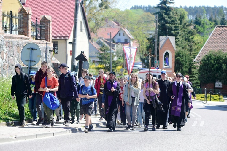Pielgrzymka ósmoklasistów do Gietrzwałdu