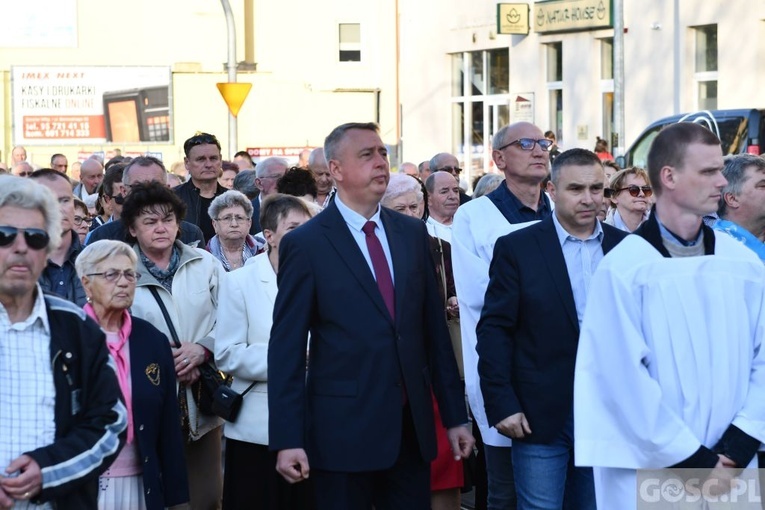 Modlitwa za Gorzów Wlkp. z różańcem w ręku