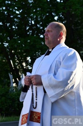 Modlitwa za Gorzów Wlkp. z różańcem w ręku