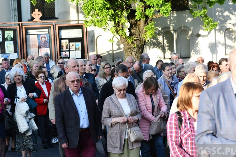 Modlitwa za Gorzów Wlkp. z różańcem w ręku