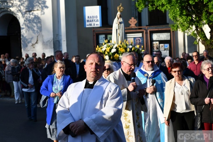 Modlitwa za Gorzów Wlkp. z różańcem w ręku