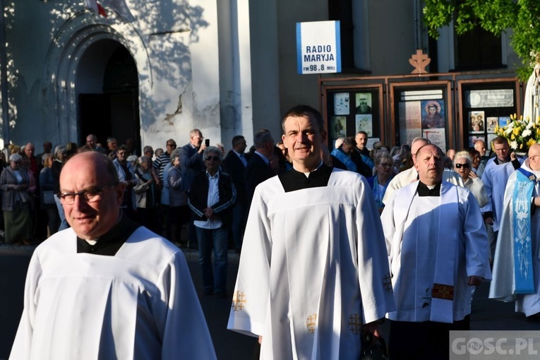 Modlitwa za Gorzów Wlkp. z różańcem w ręku