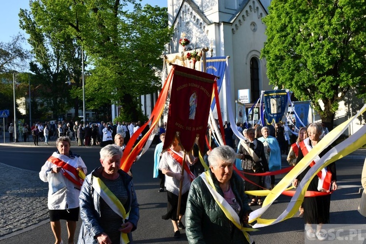 Modlitwa za Gorzów Wlkp. z różańcem w ręku