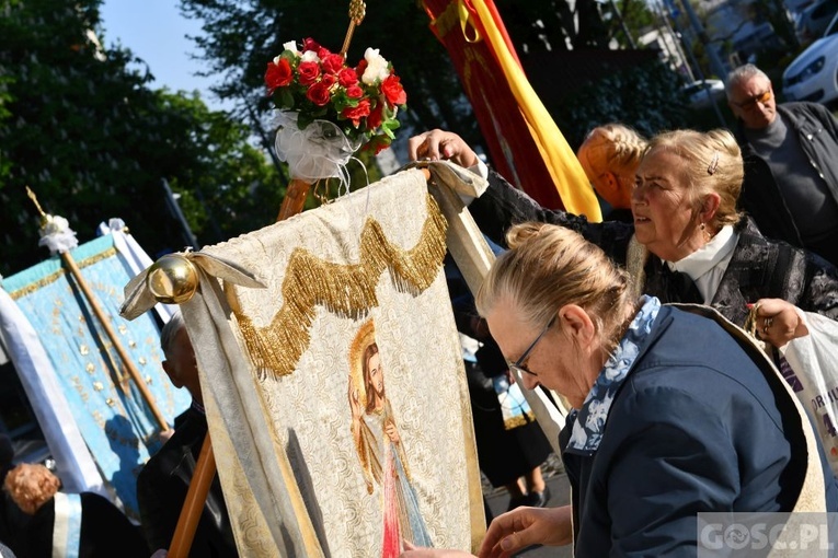 Modlitwa za Gorzów Wlkp. z różańcem w ręku