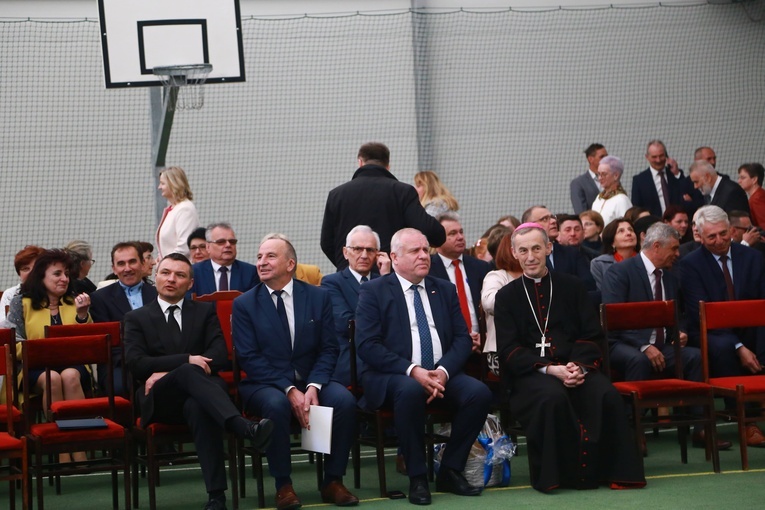 Nadanie imienia szkole w Pilczy Żelichowskiej