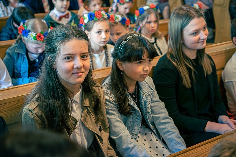 Błogosławieństwo sztandaru dla szkoły katolickiej w Słupsku