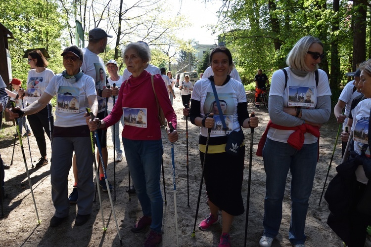 Biegli i maszerowali dla Maryi w oliwskich lasach