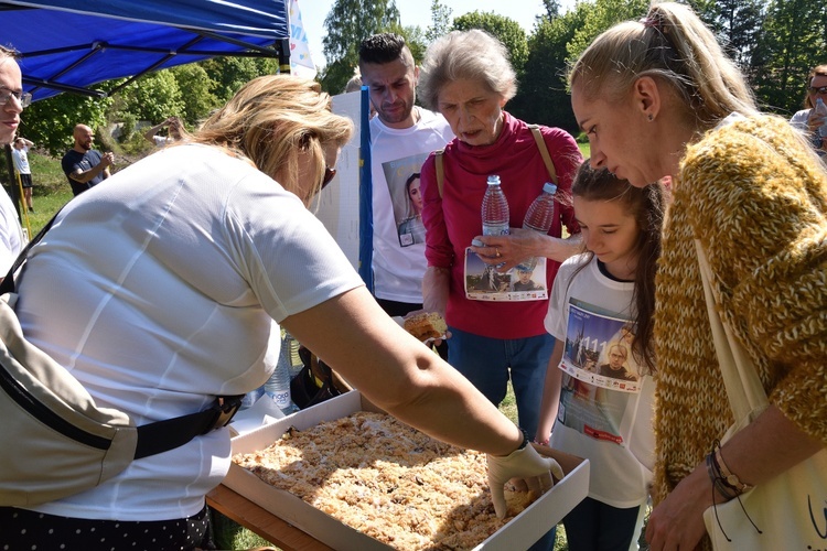 Biegli i maszerowali dla Maryi w oliwskich lasach