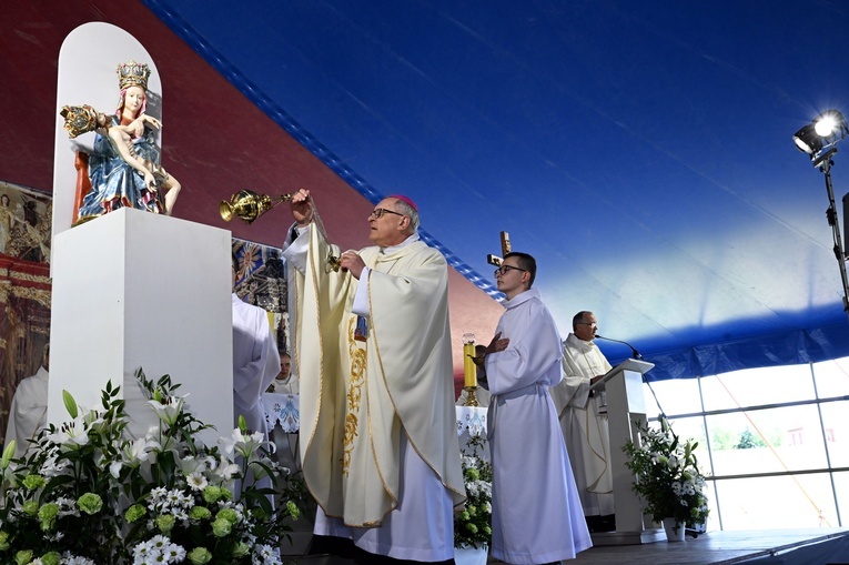 Pielgrzymka Żywego Różańca do Skrzatusza