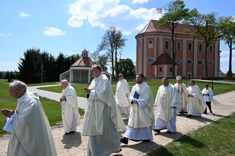 Pielgrzymka Żywego Różańca do Skrzatusza