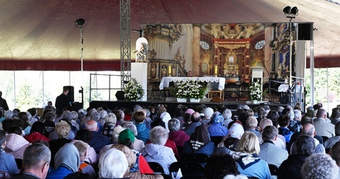 Pielgrzymka Żywego Różańca do Skrzatusza