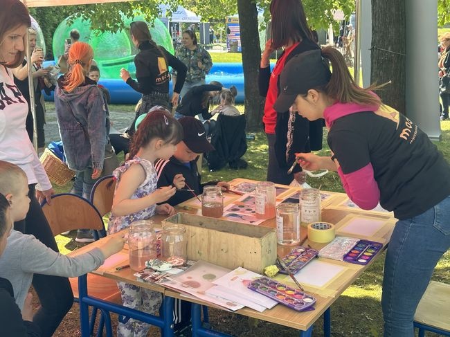 Stalowa Wola. Rodziny piknik w dwójce