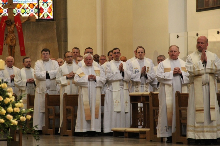 Święcenia kapłańskie w Katowicach