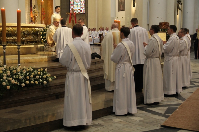 Święcenia kapłańskie w Katowicach