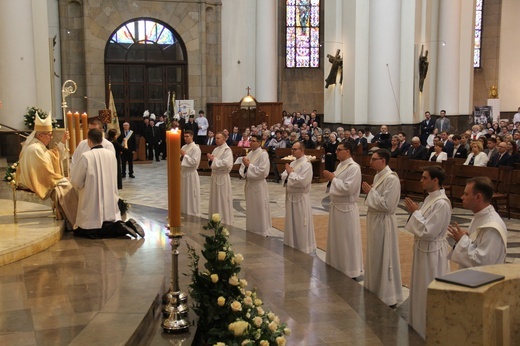 Święcenia kapłańskie w Katowicach