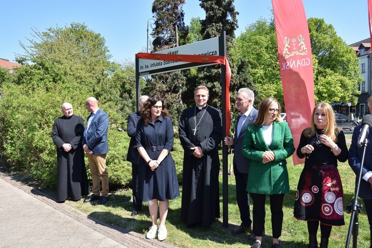 Nadanie imienia skwerowi ks. inf. Stanisława Bogdanowicza