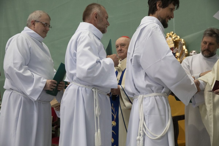 Nadzwyczajni szafarze Komunii św.