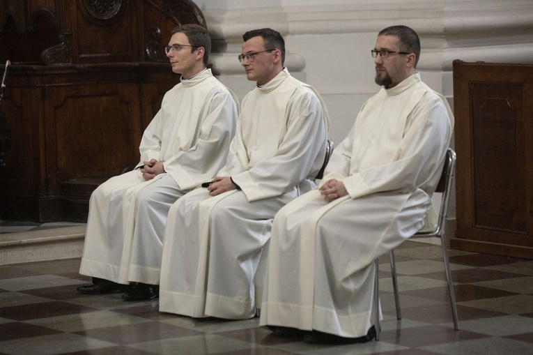 Święcenia diakonatu