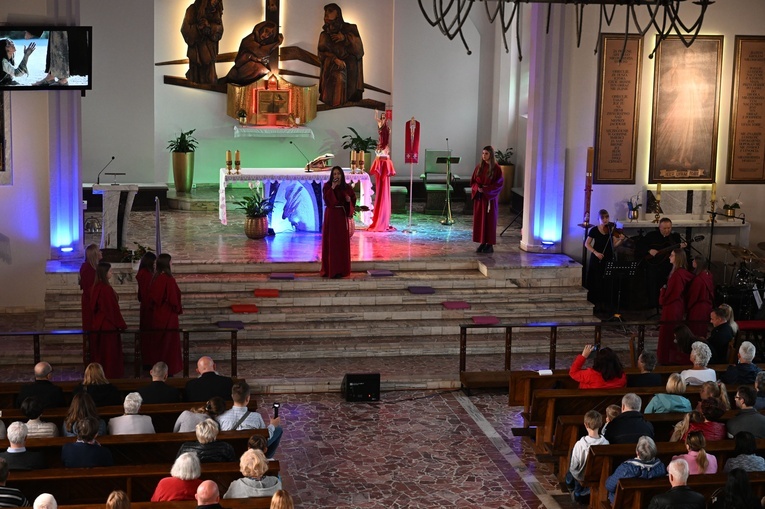 Spektakl muzyczny w Ustroniu Morskim