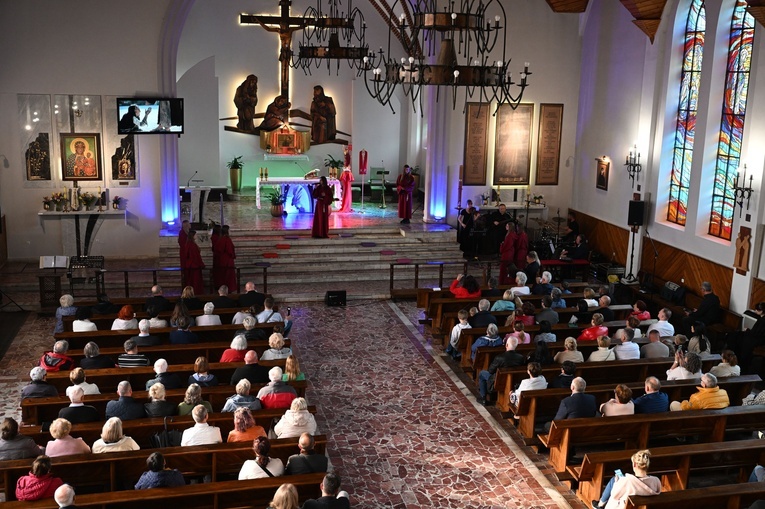Spektakl muzyczny w Ustroniu Morskim