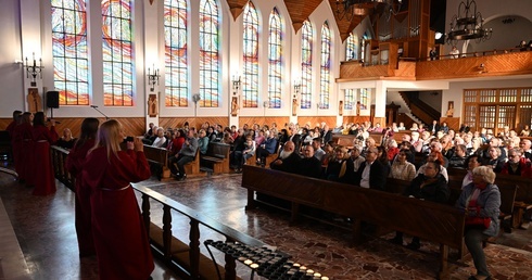 Spektakl muzyczny w Ustroniu Morskim