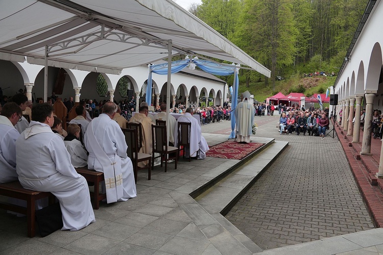 Pielgrzymka rodzin do sanktuarium w Zlatych Horach