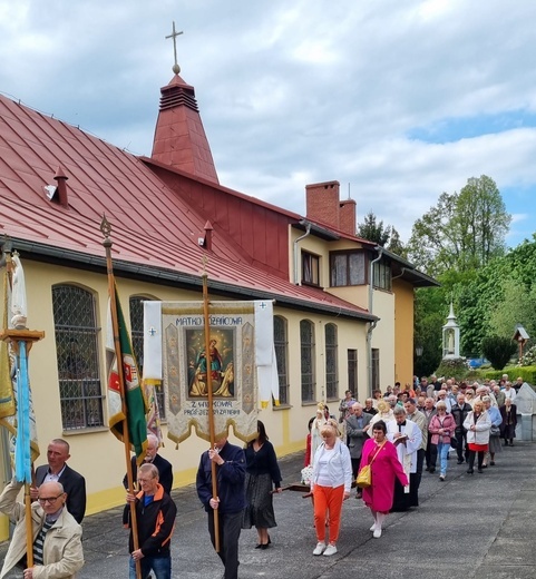 Z Maryją i dla Maryi