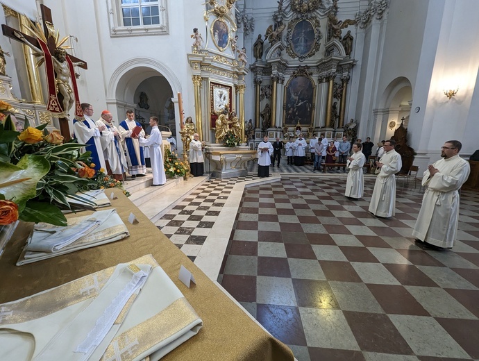 Święcenia diakonatu