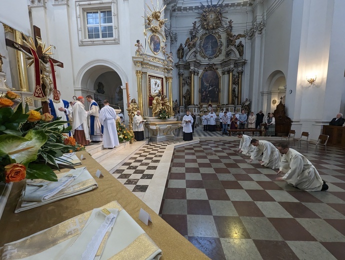 Święcenia diakonatu