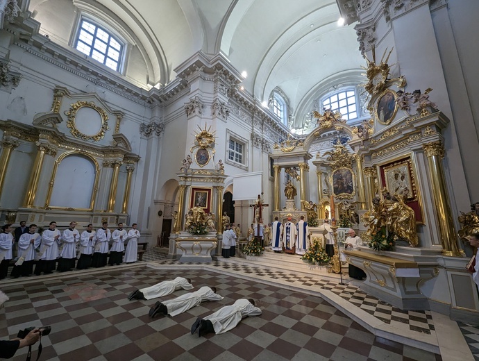 Święcenia diakonatu